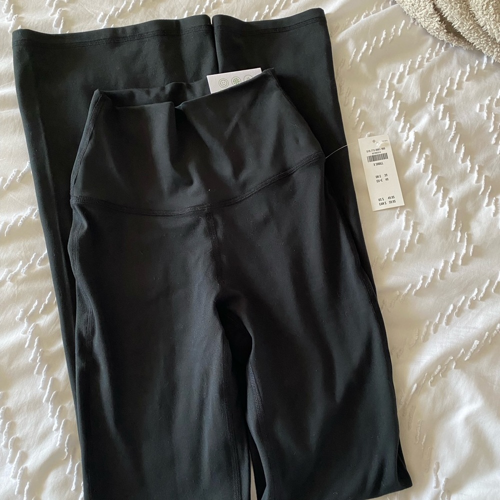 Gilly hicks flare leggings